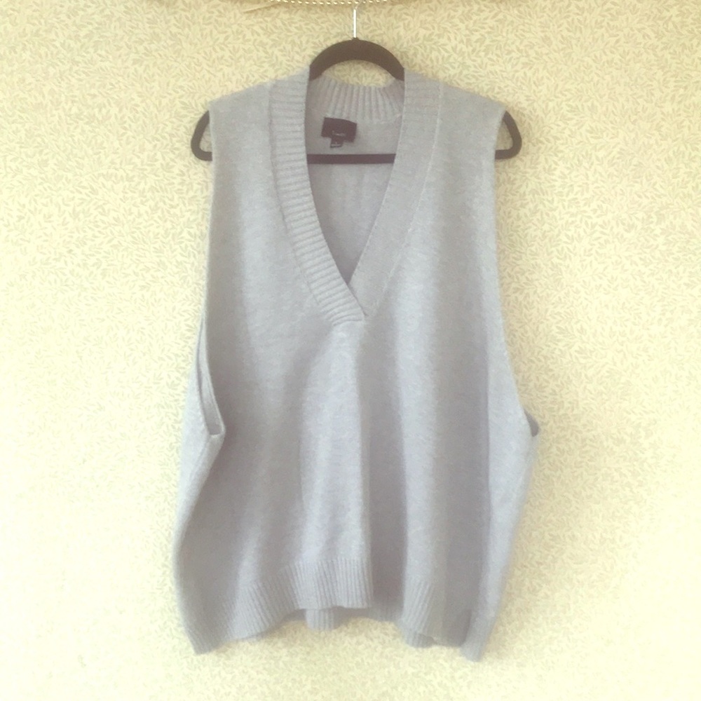 Long deep V sweater vest!
